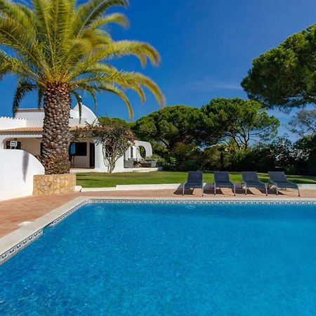 קארבואירו Villa Barlavento - Stunning 4-Bedroom Villa With Tennis Court מראה חיצוני תמונה