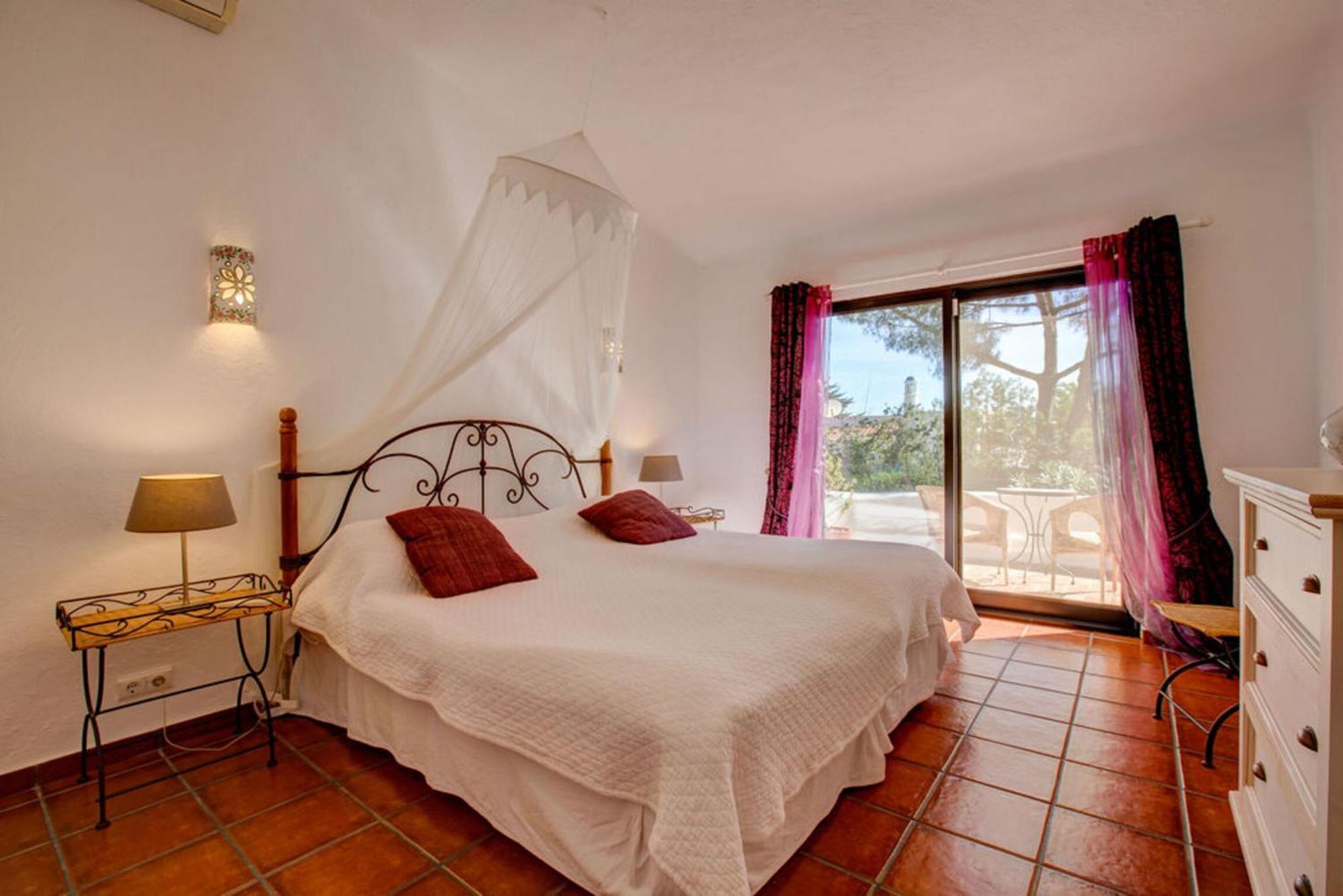 קארבואירו Villa Barlavento - Stunning 4-Bedroom Villa With Tennis Court מראה חיצוני תמונה