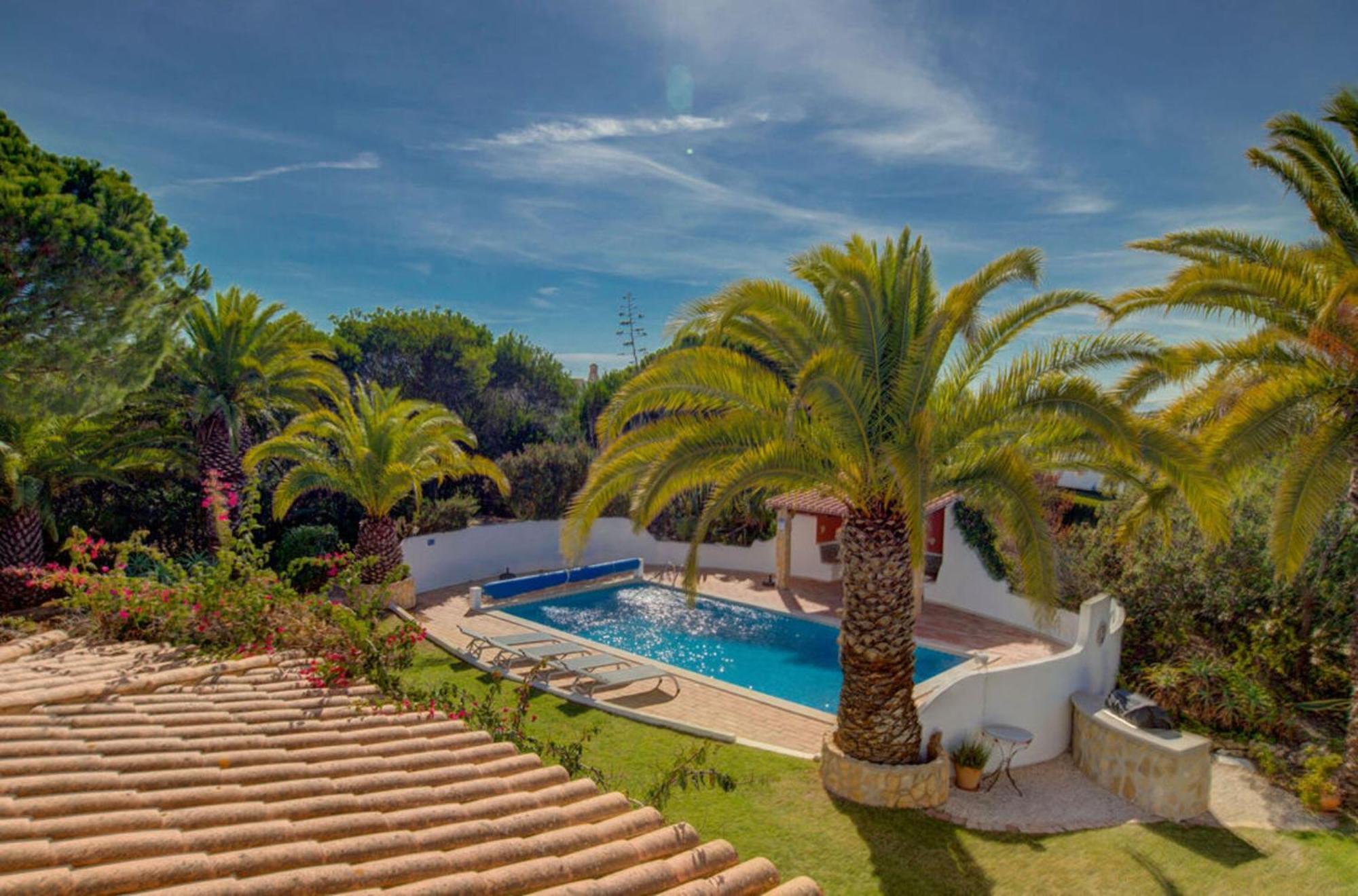 קארבואירו Villa Barlavento - Stunning 4-Bedroom Villa With Tennis Court מראה חיצוני תמונה